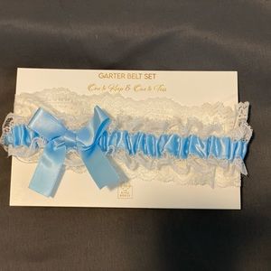 Garter Set